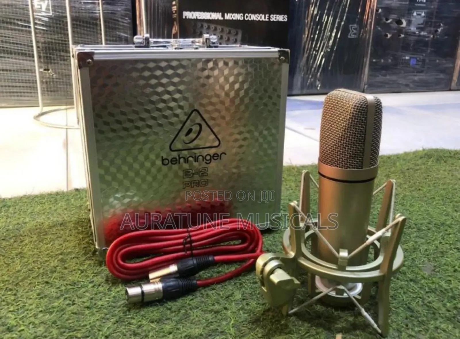Behringer B-2 Pro Dual-Diaphragm Studio Condenser Microphone