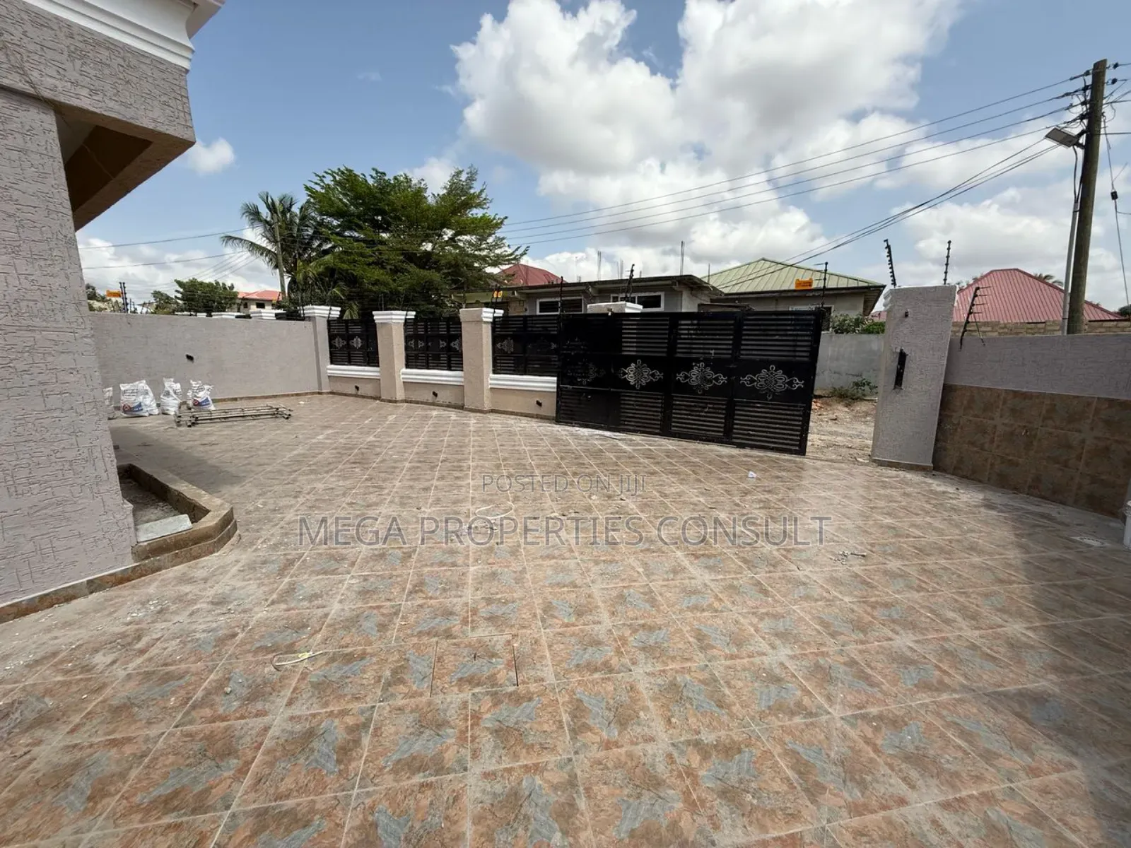 3bdrm House in Ablekuma for sale