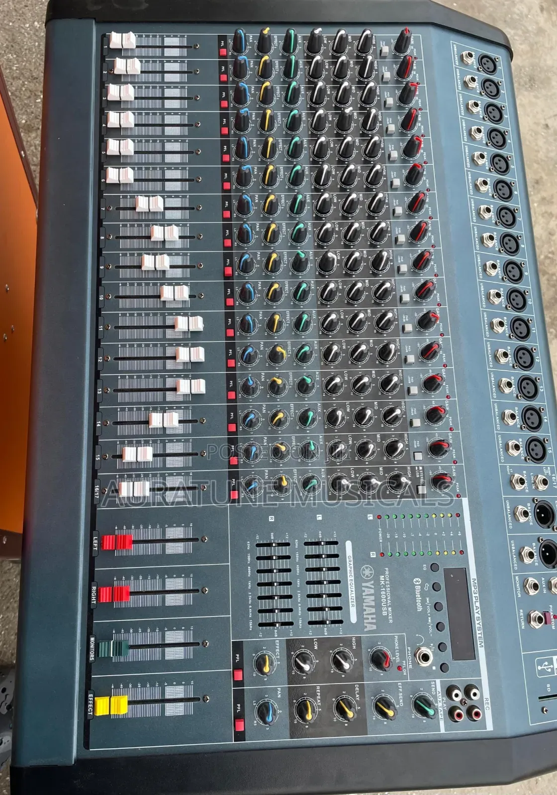 Yamaha Mk16 16-Channel Powered Mixer.