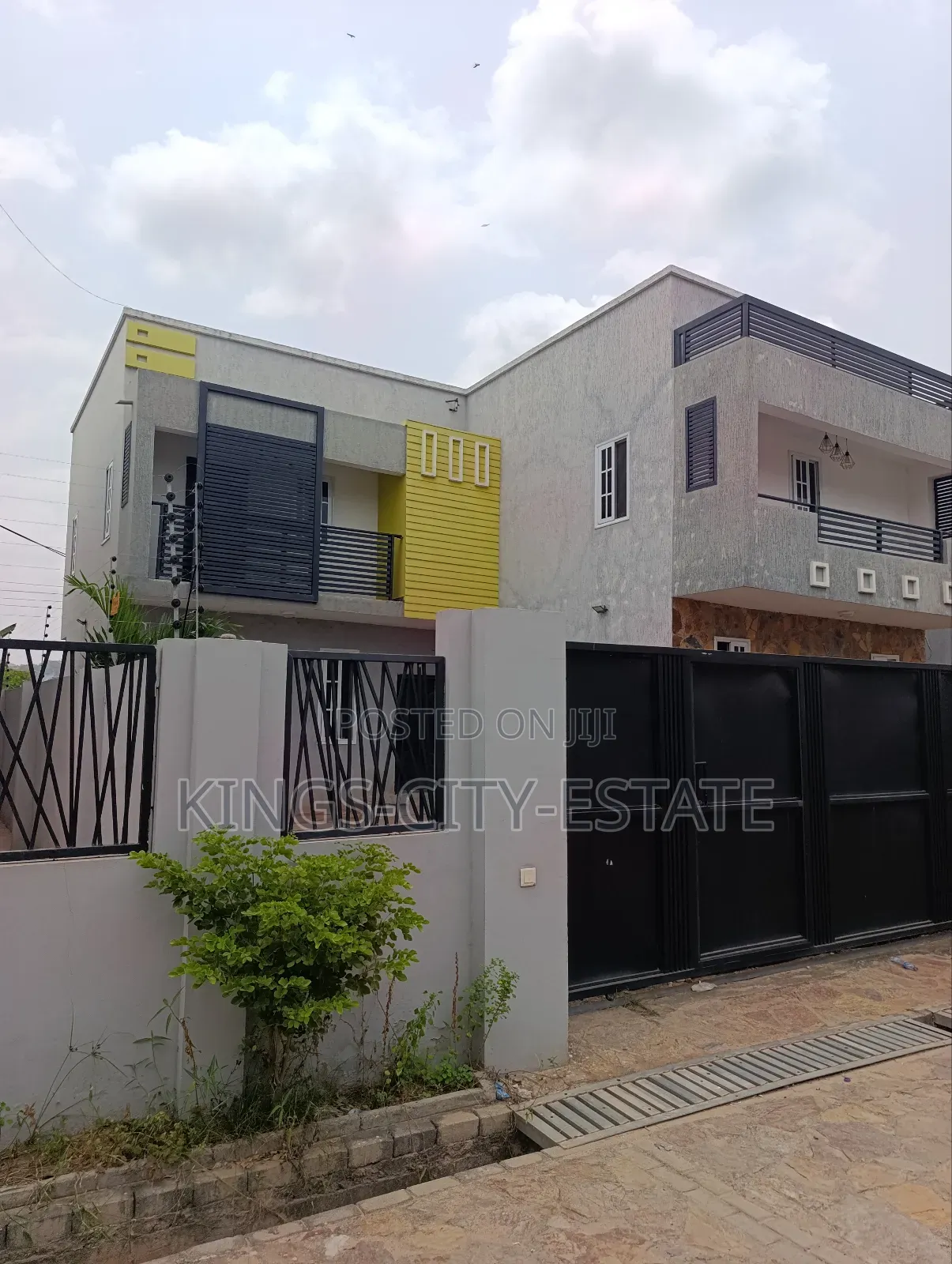 4bdrm House in White-House, Pokuase for sale