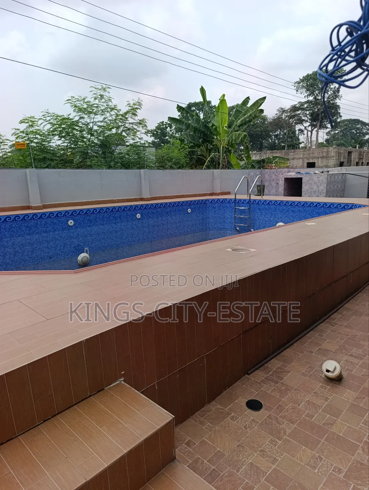 4bdrm House in White-House, Pokuase for sale