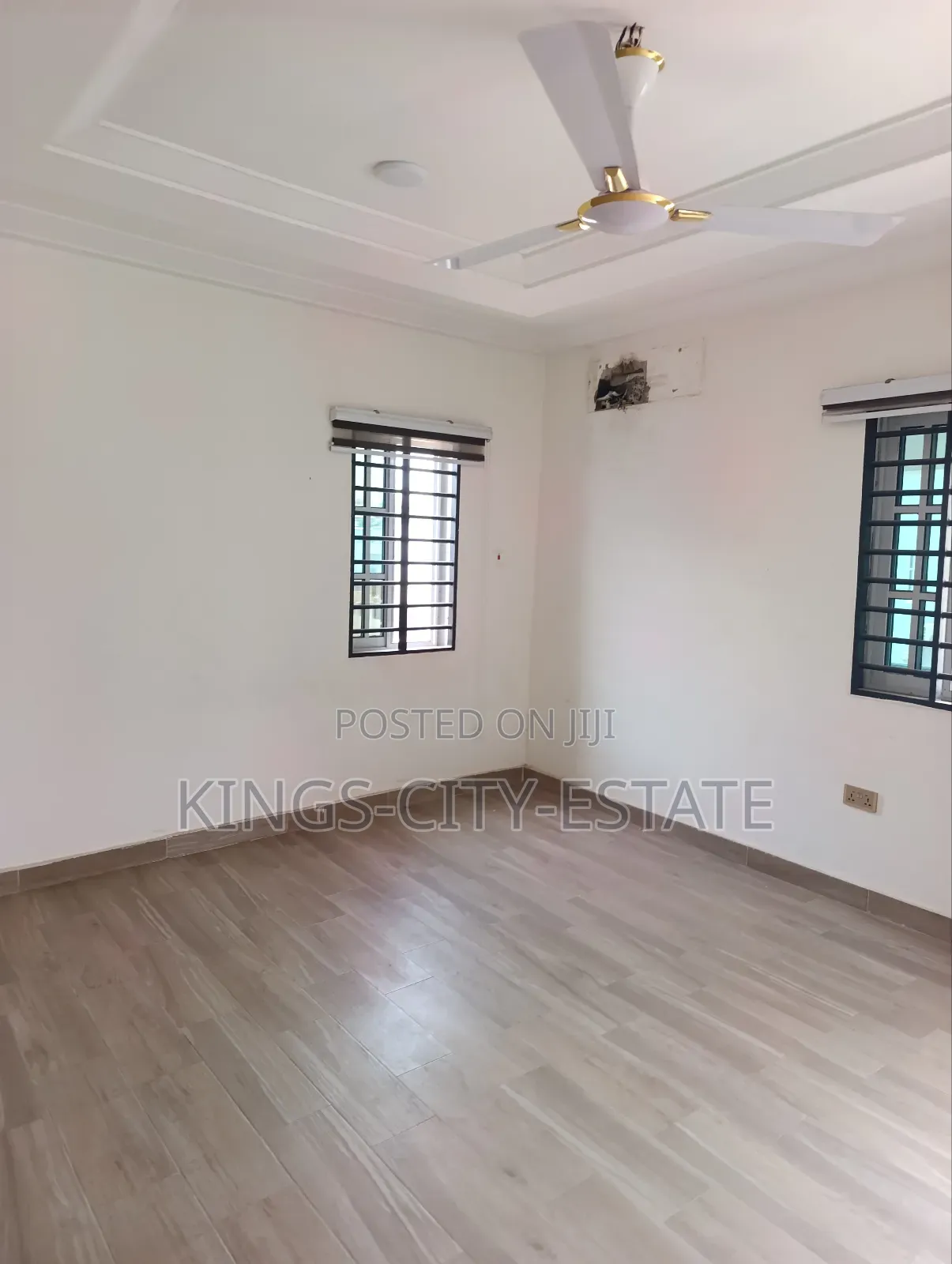 4bdrm House in White-House, Pokuase for sale