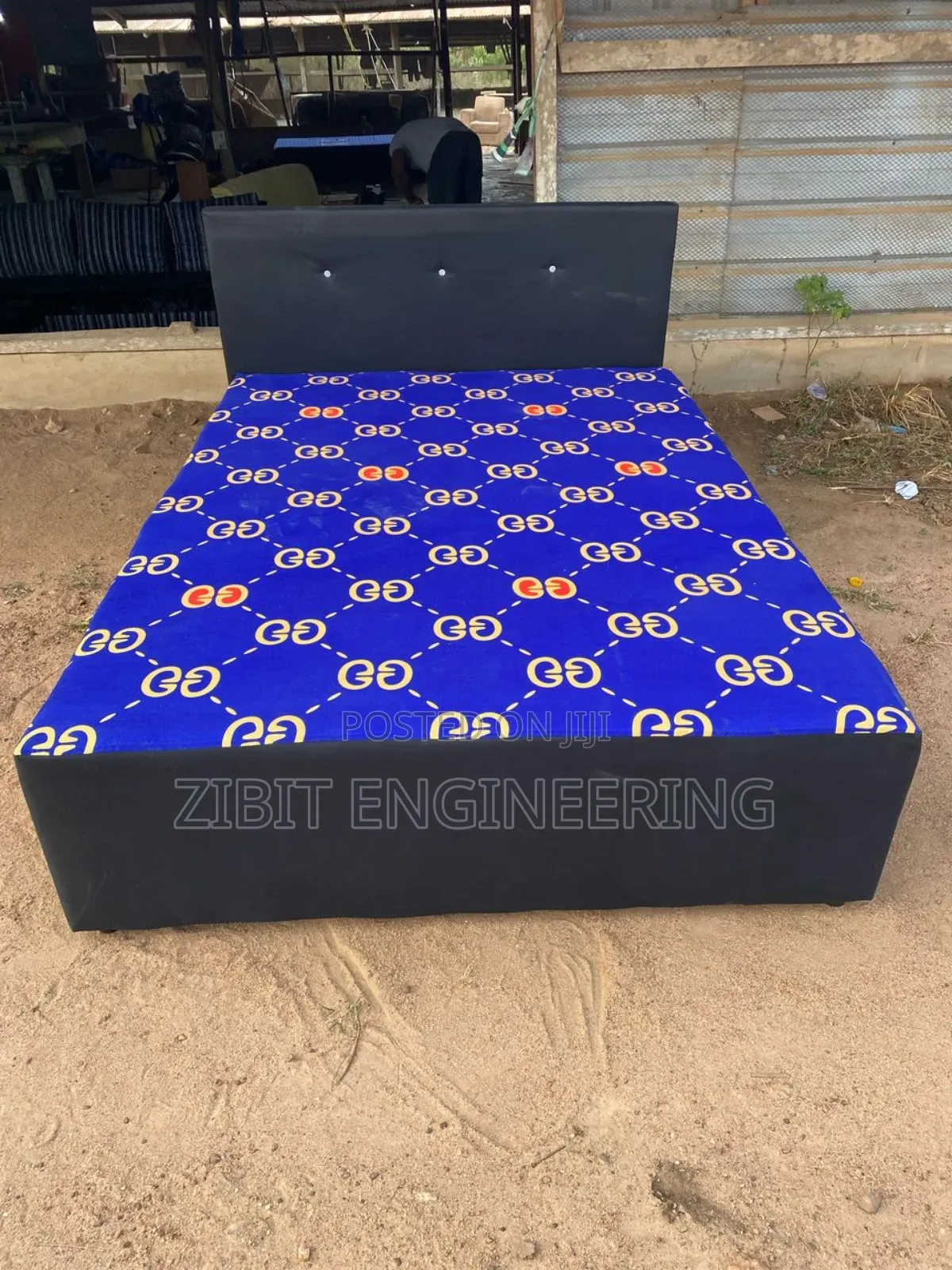 Double Bed Inbuilt