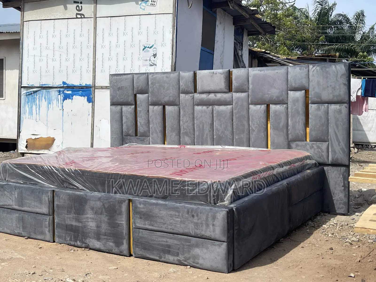 King Size Bed With Mattress