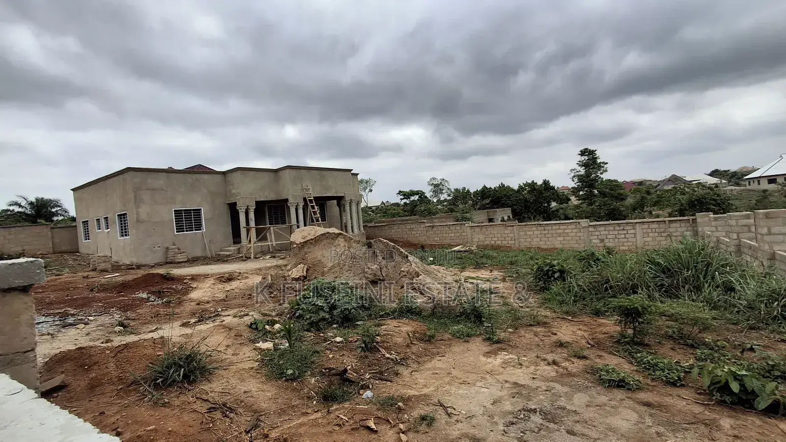 3 Bedrooms House For Sale At Akom