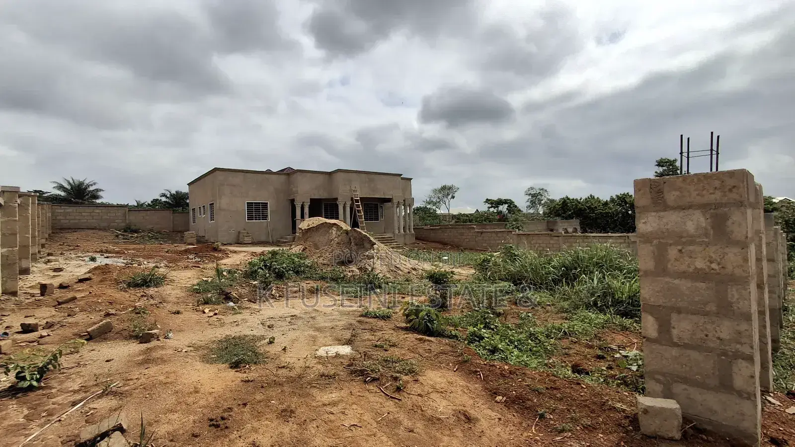 3 Bedrooms House For Sale At Akom