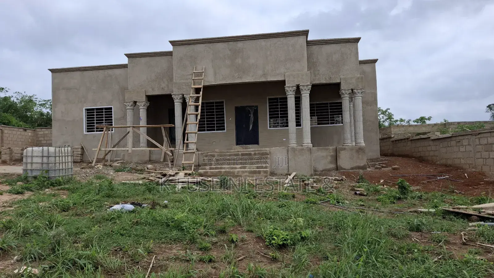 3 Bedrooms House For Sale At Akom