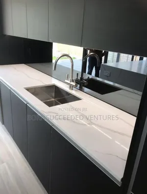 Marble Quartz 10ft 326cm X83cm
