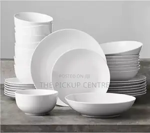 Member Mark 32-Piece Porcelain Dinnerware Set