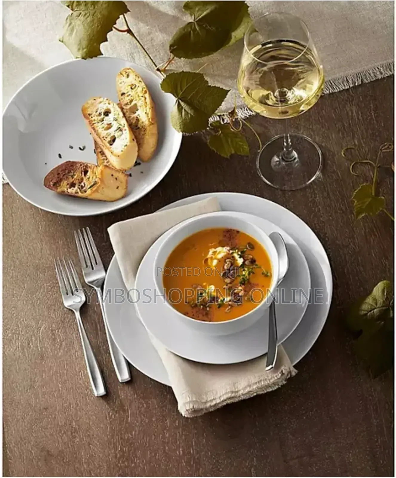 Member Mark 32-Piece Porcelain Dinnerware Set