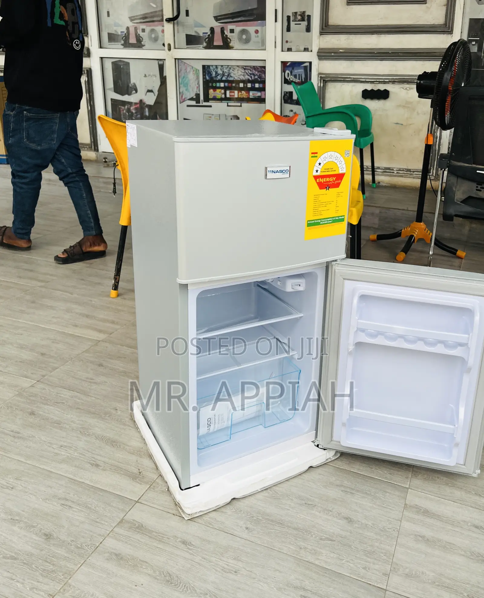 Extremely Chilling Nasco Nasf2-11fl Table Top Fridge(Gray)