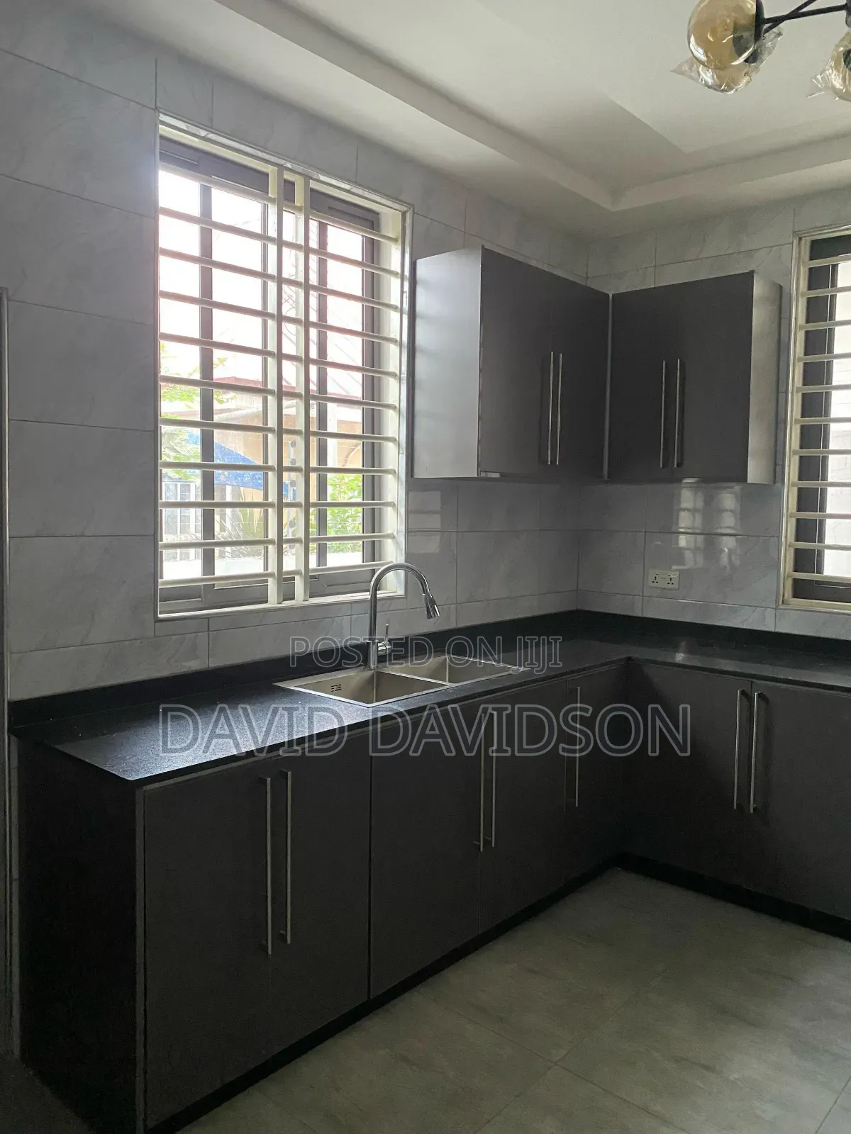4bdrm House in 4 Bedroom Duplex, Tema Metropolitan for sale