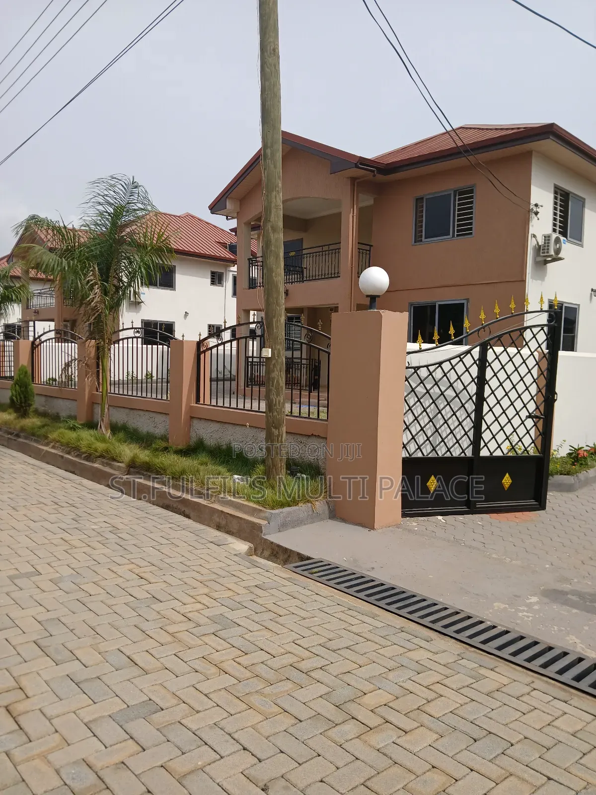 5bdrm House in Oyarifa for sale