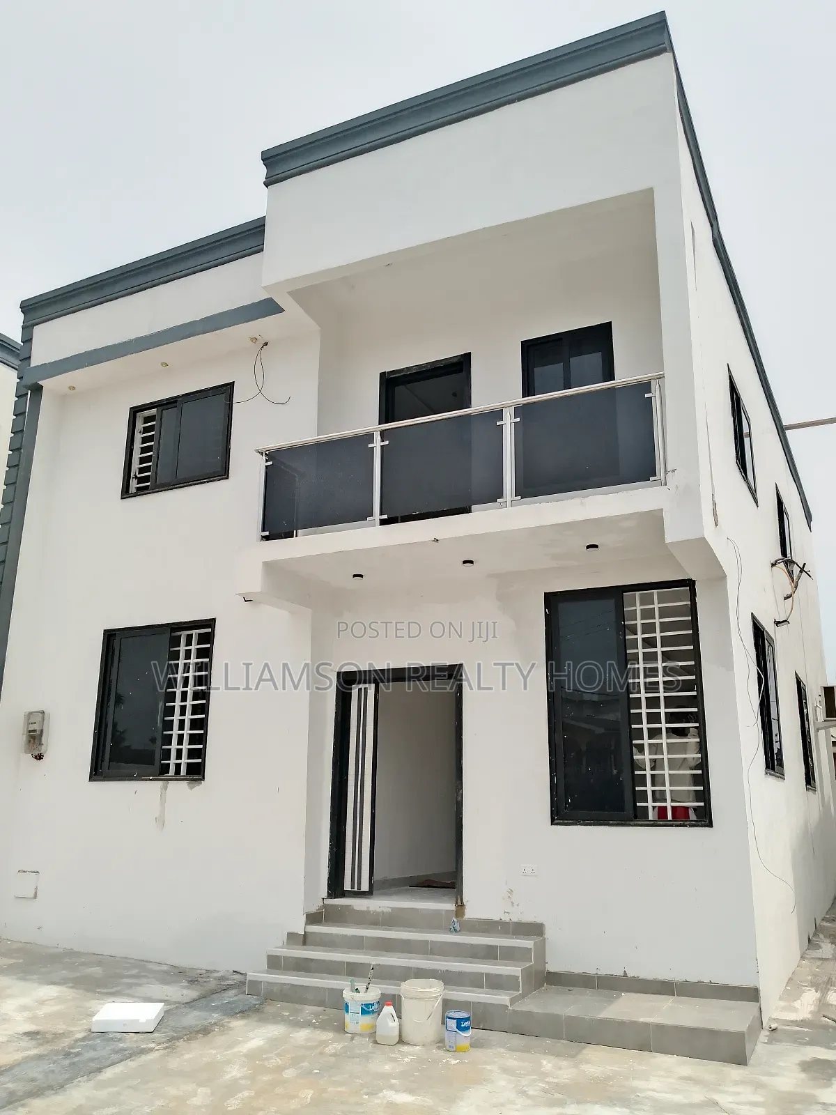 4bdrm Duplex in Hfc Estate Area, Spintex for sale