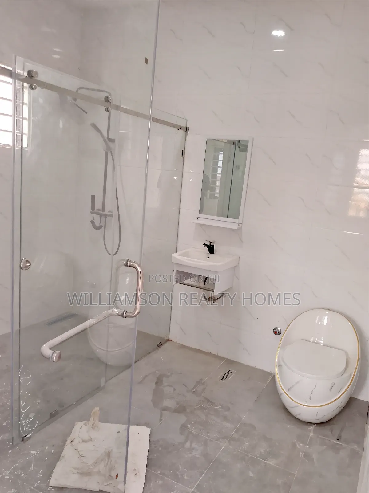 4bdrm Duplex in Hfc Estate Area, Spintex for sale