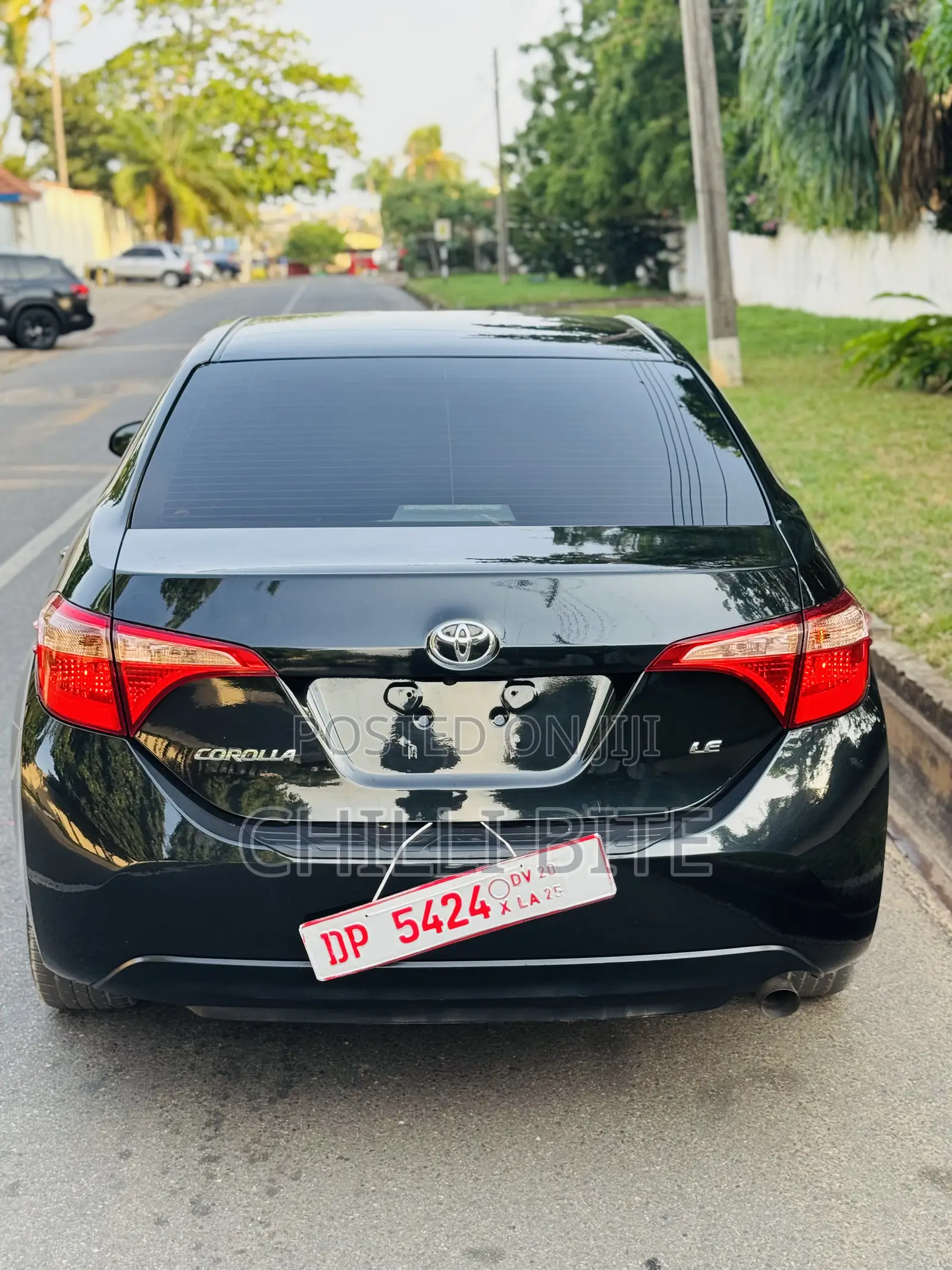 Toyota Corolla LE Eco (1.8L 4cyl 2A) 2018 Black