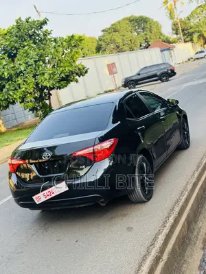 Toyota Corolla LE Eco (1.8L 4cyl 2A) 2018 Black