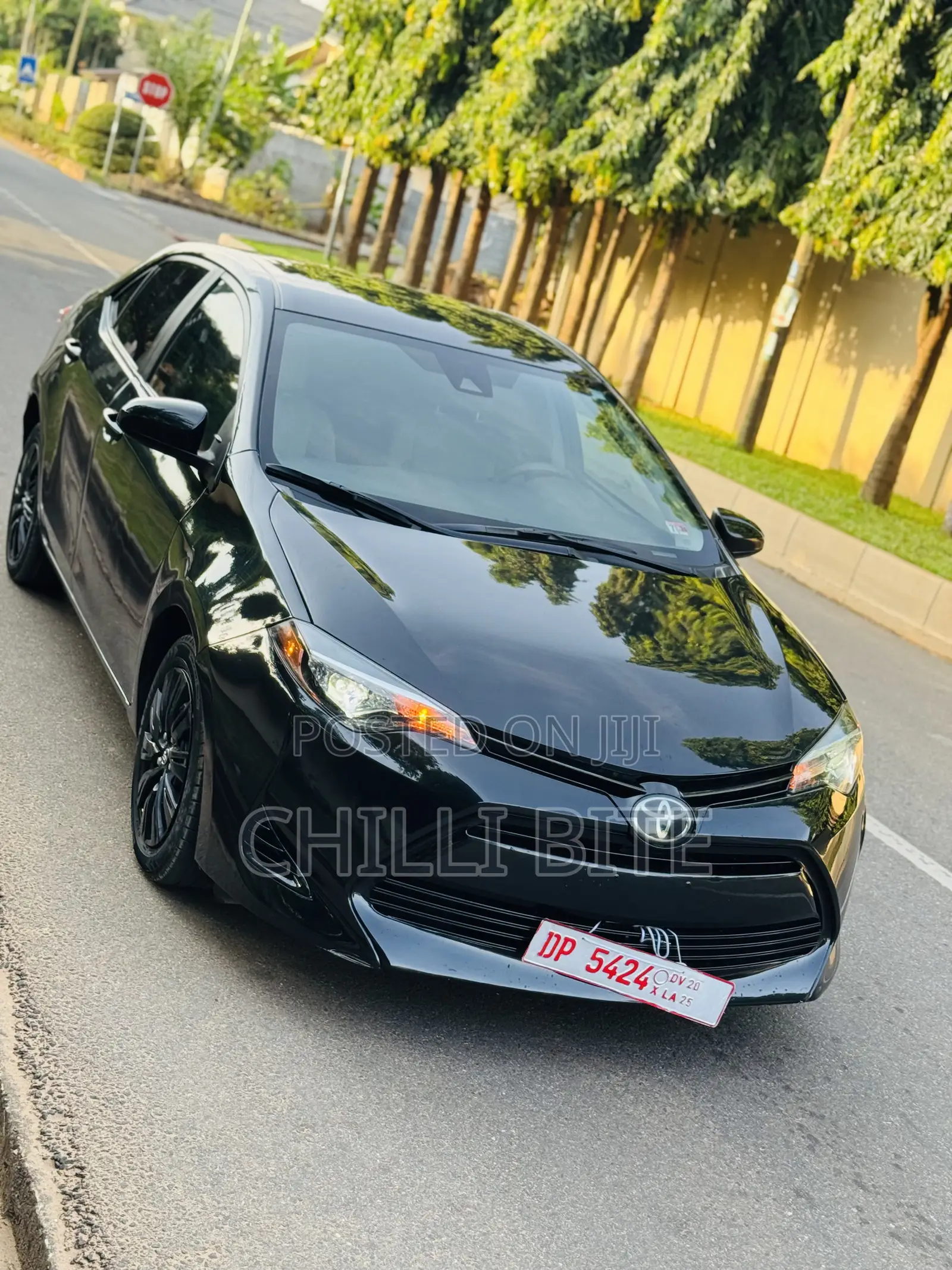 Toyota Corolla LE Eco (1.8L 4cyl 2A) 2018 Black