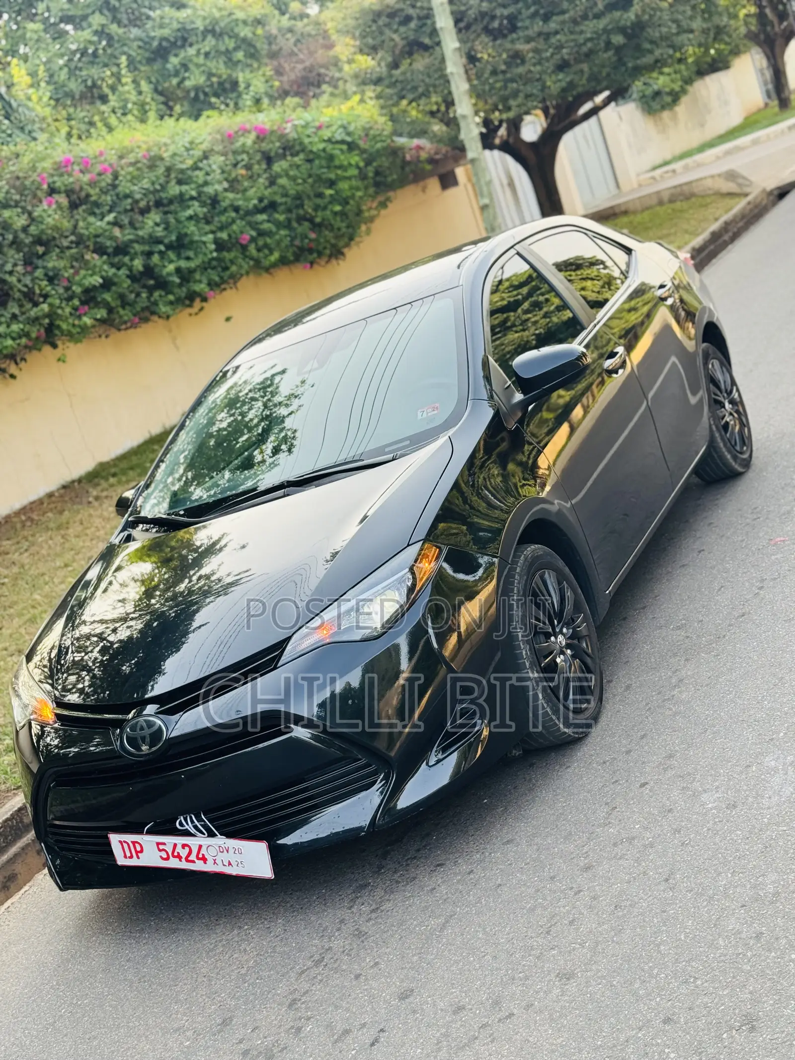 Toyota Corolla LE Eco (1.8L 4cyl 2A) 2018 Black