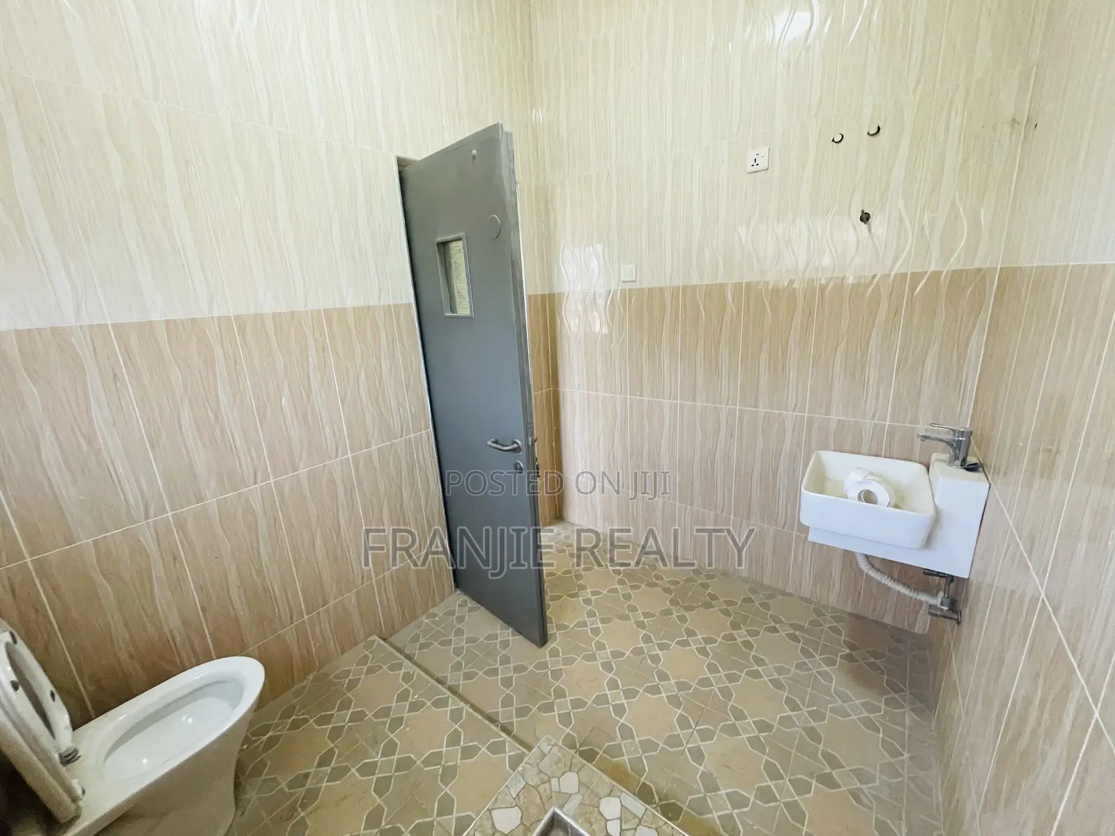 2bdrm Apartment in Weija for rent