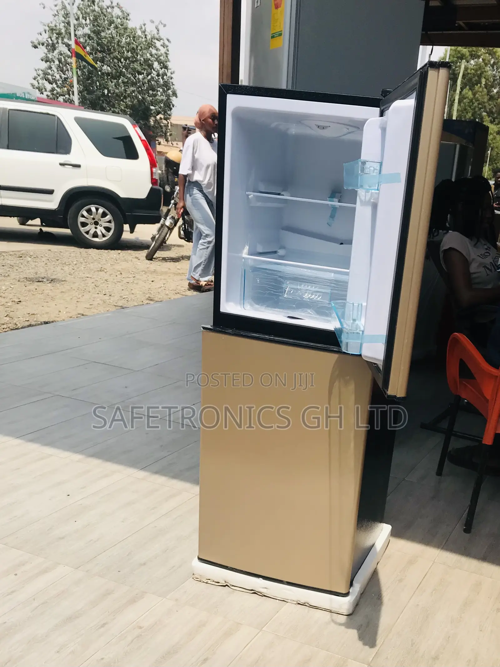 Energy Saving Nasco Bottom Freezer 136 Liters Doubledoor