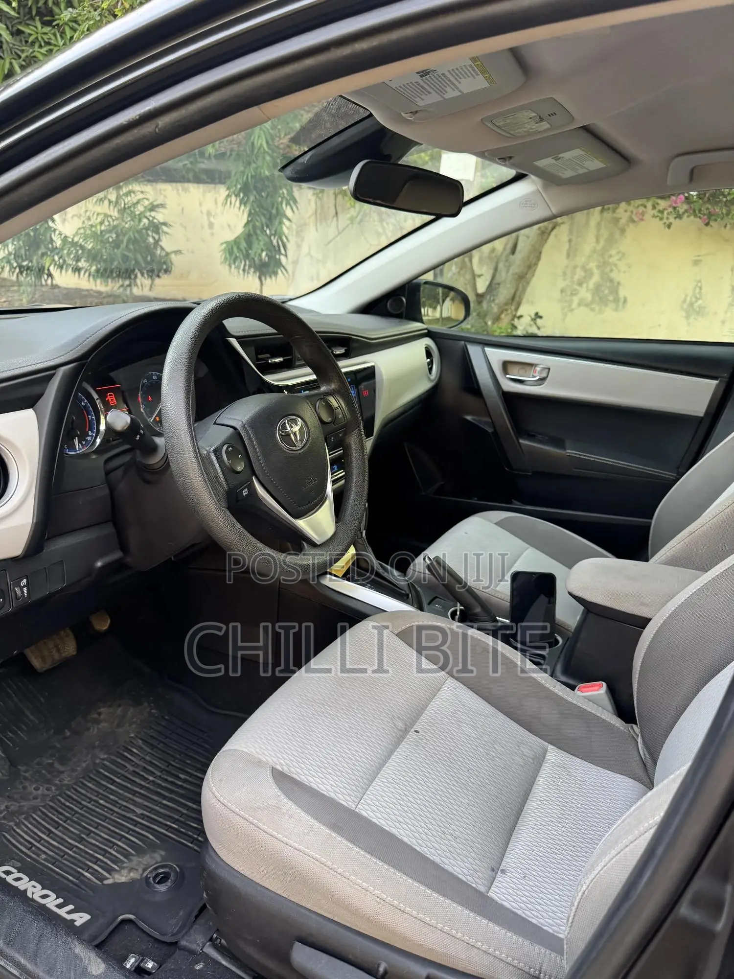 Toyota Corolla LE Eco (1.8L 4cyl 2A) 2018 Black