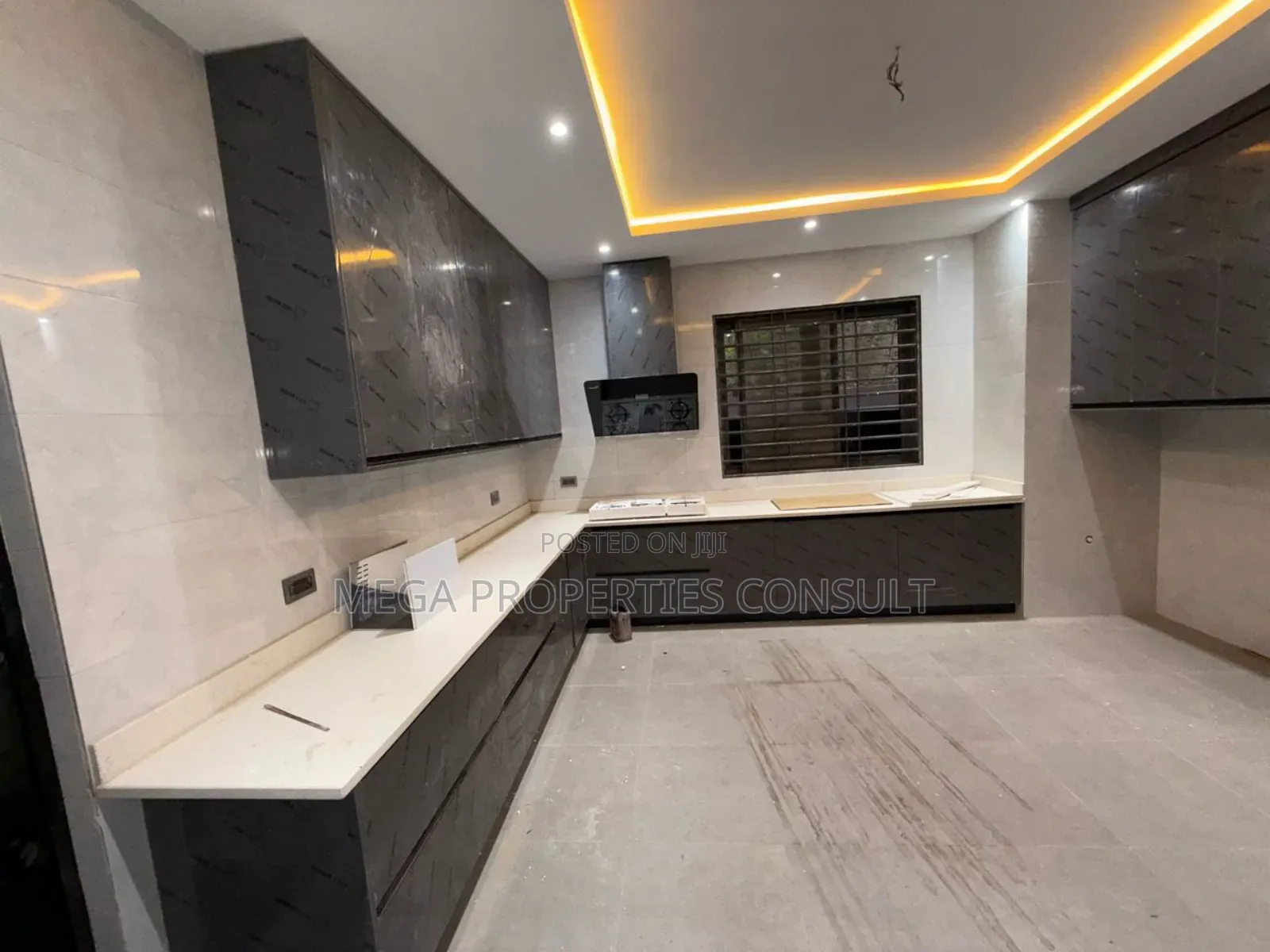 4bdrm Duplex in Kwabenya for sale