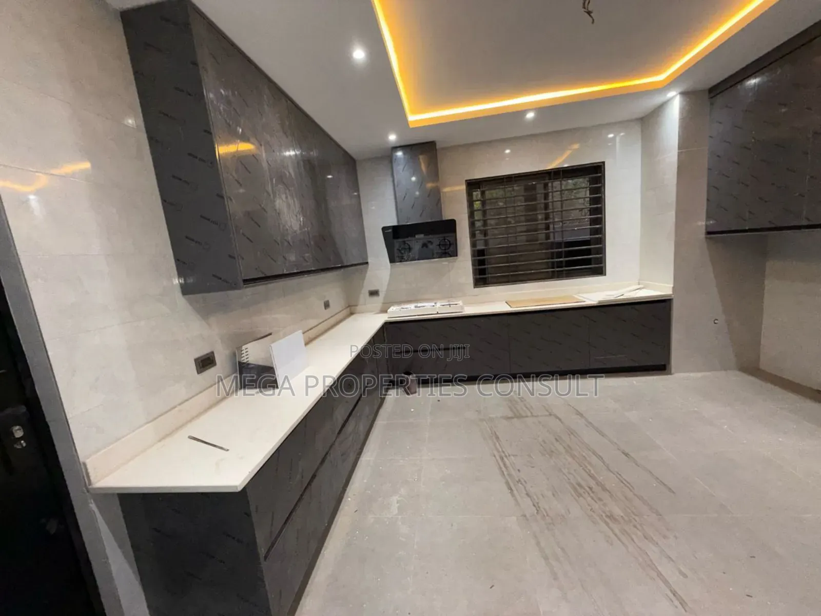 4bdrm Duplex in Kwabenya for sale