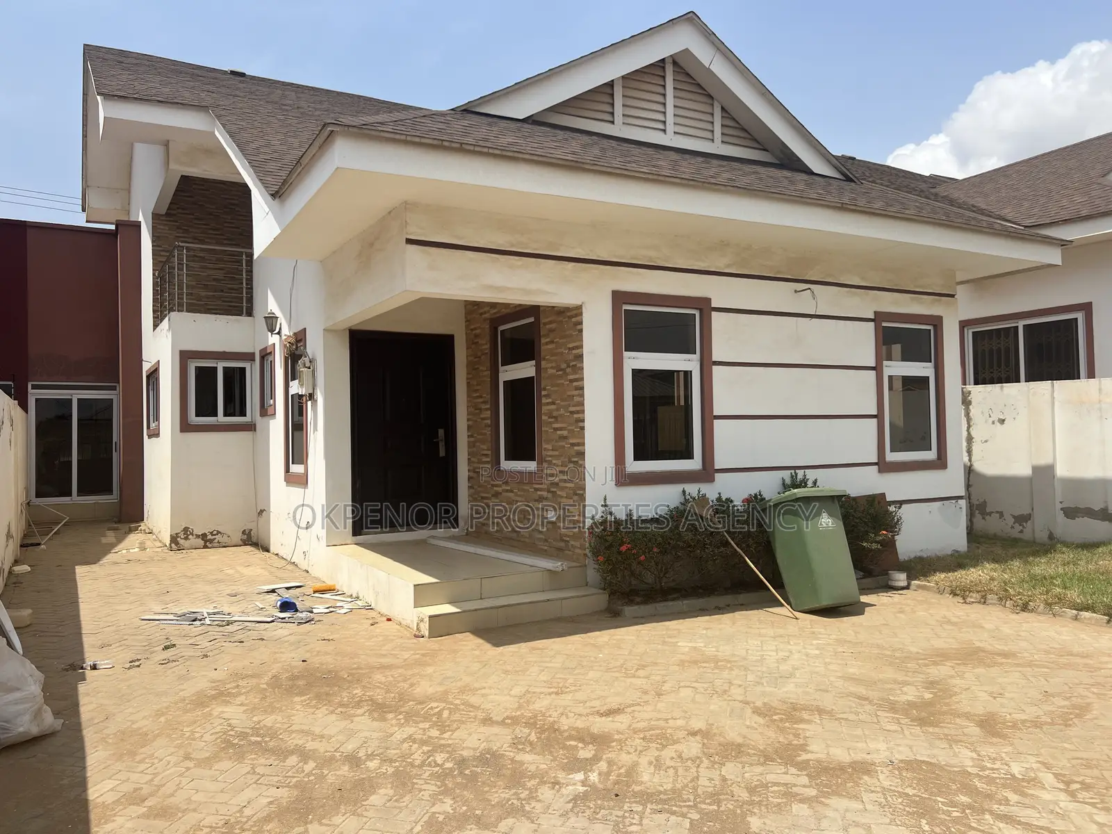 5bdrm House in Myron Estate, Tema Metropolitan for sale