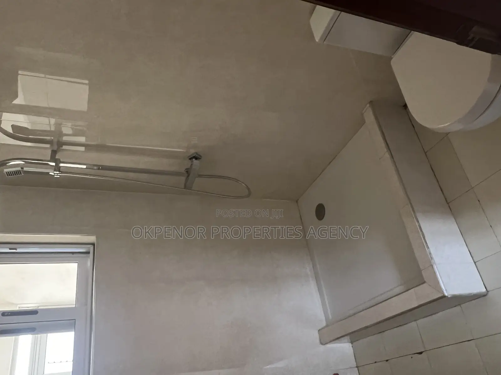 5bdrm House in Myron Estate, Tema Metropolitan for sale