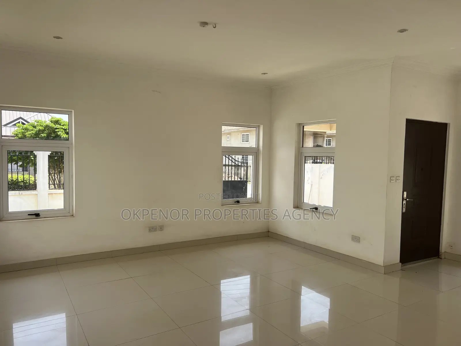 5bdrm House in Myron Estate, Tema Metropolitan for sale