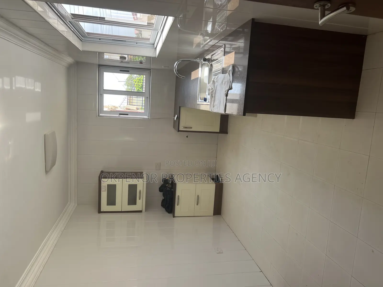 5bdrm House in Myron Estate, Tema Metropolitan for sale