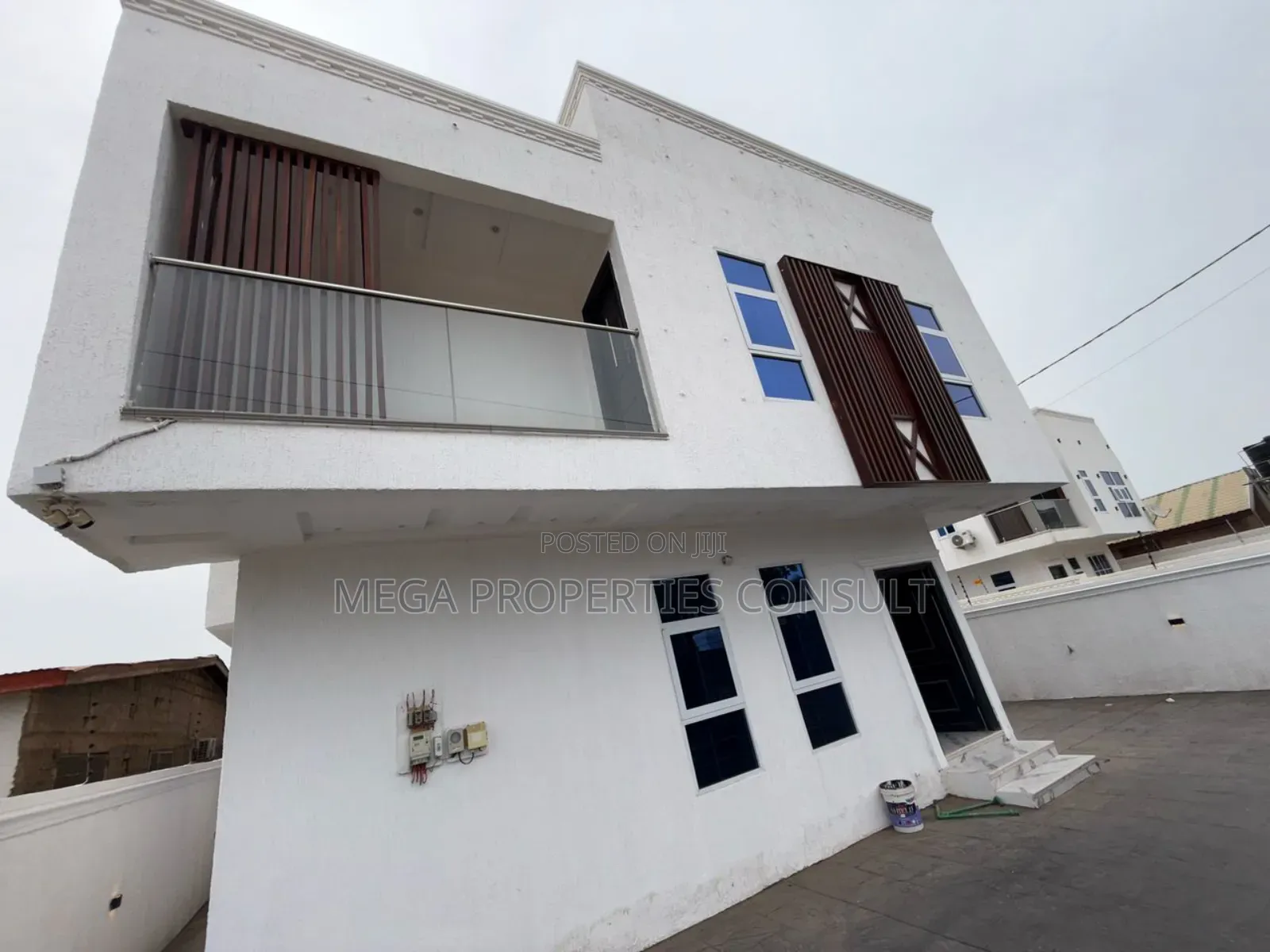 3bdrm House in Ashaley Botwe for sale