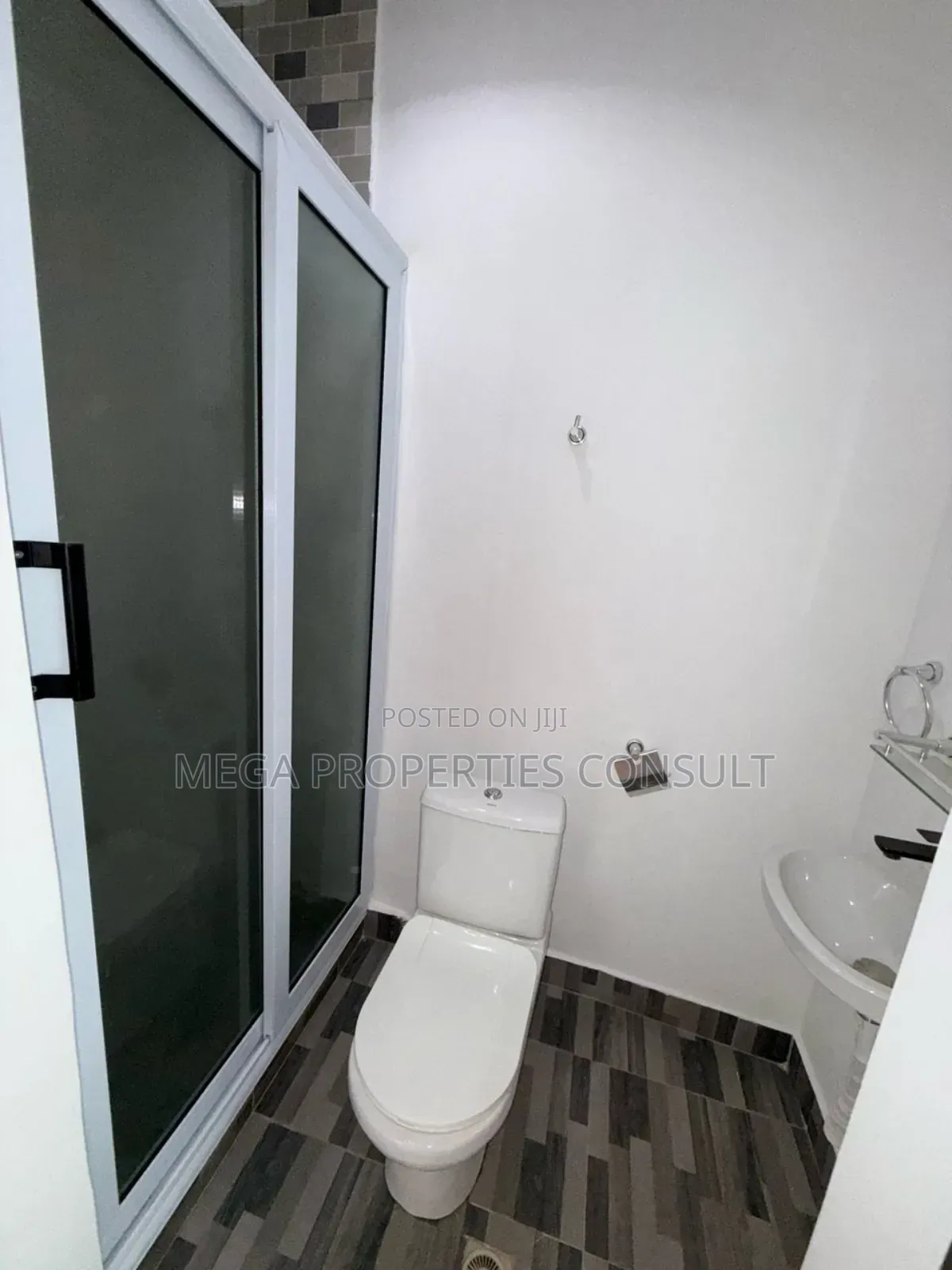 3bdrm House in Ashaley Botwe for sale