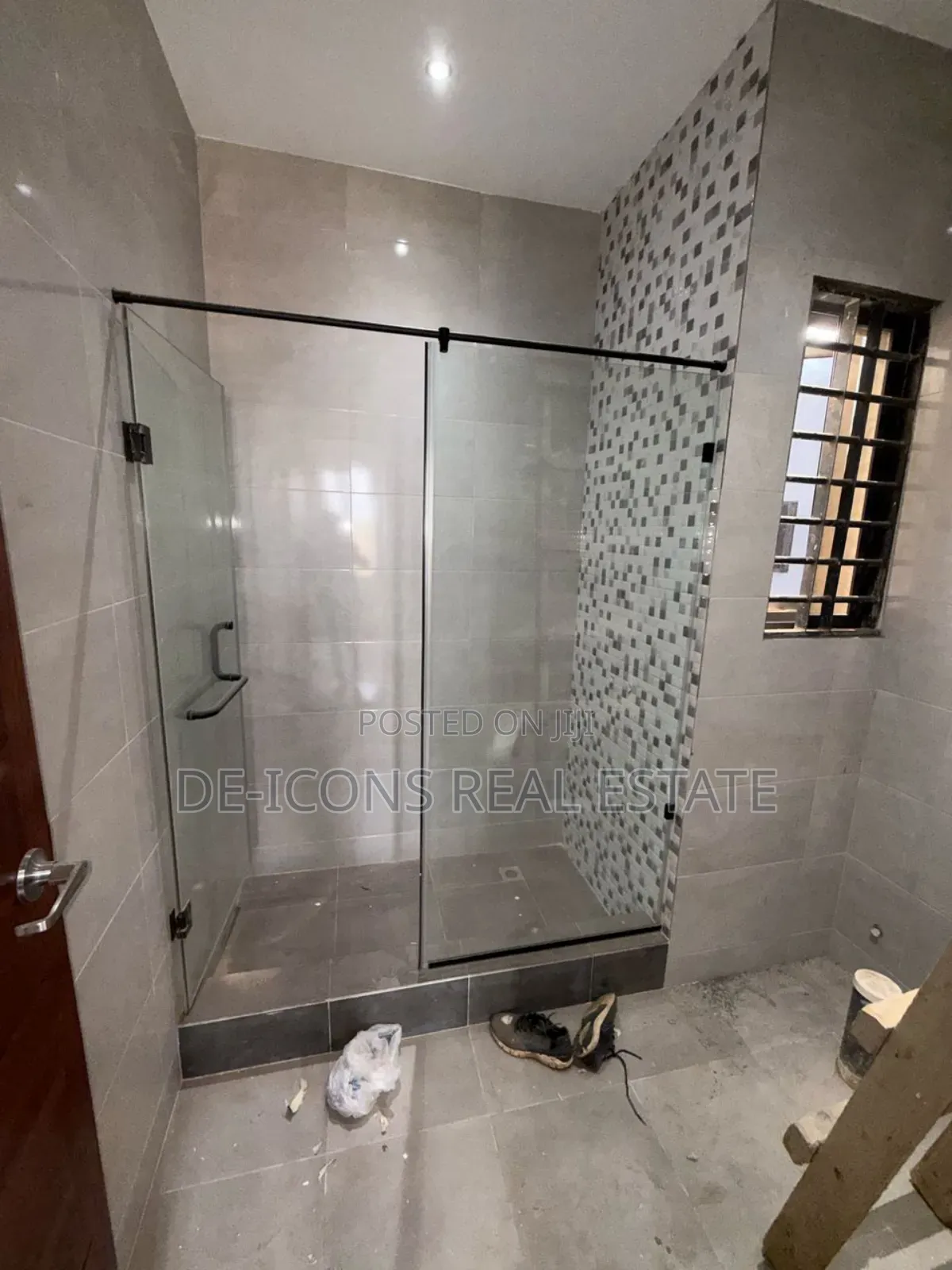4bdrm Duplex in De-Icons Real Estate for sale