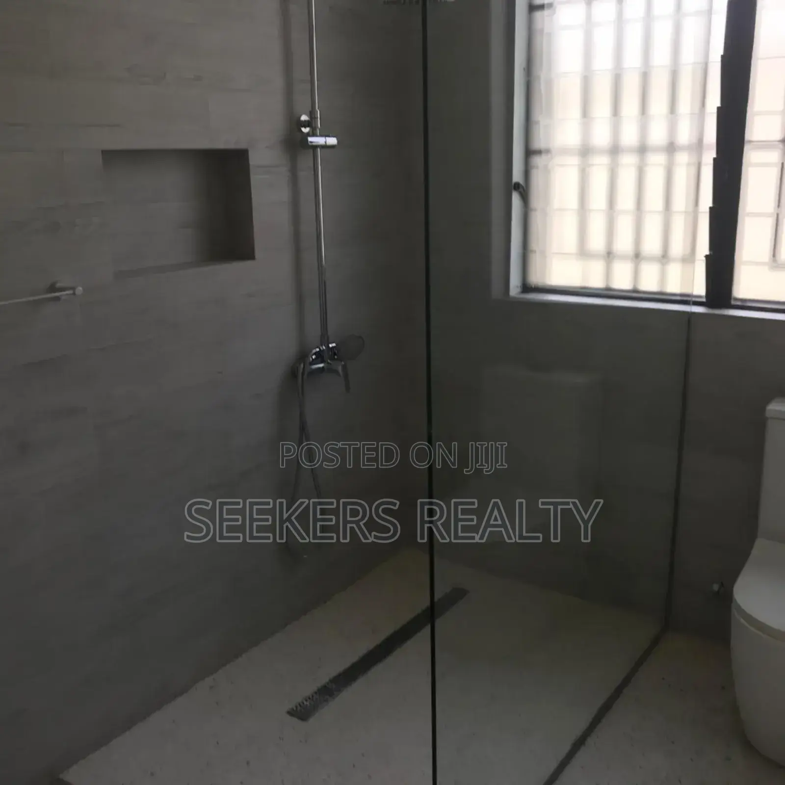 5bdrm House in Seekers Realty, Cantonments for rent
