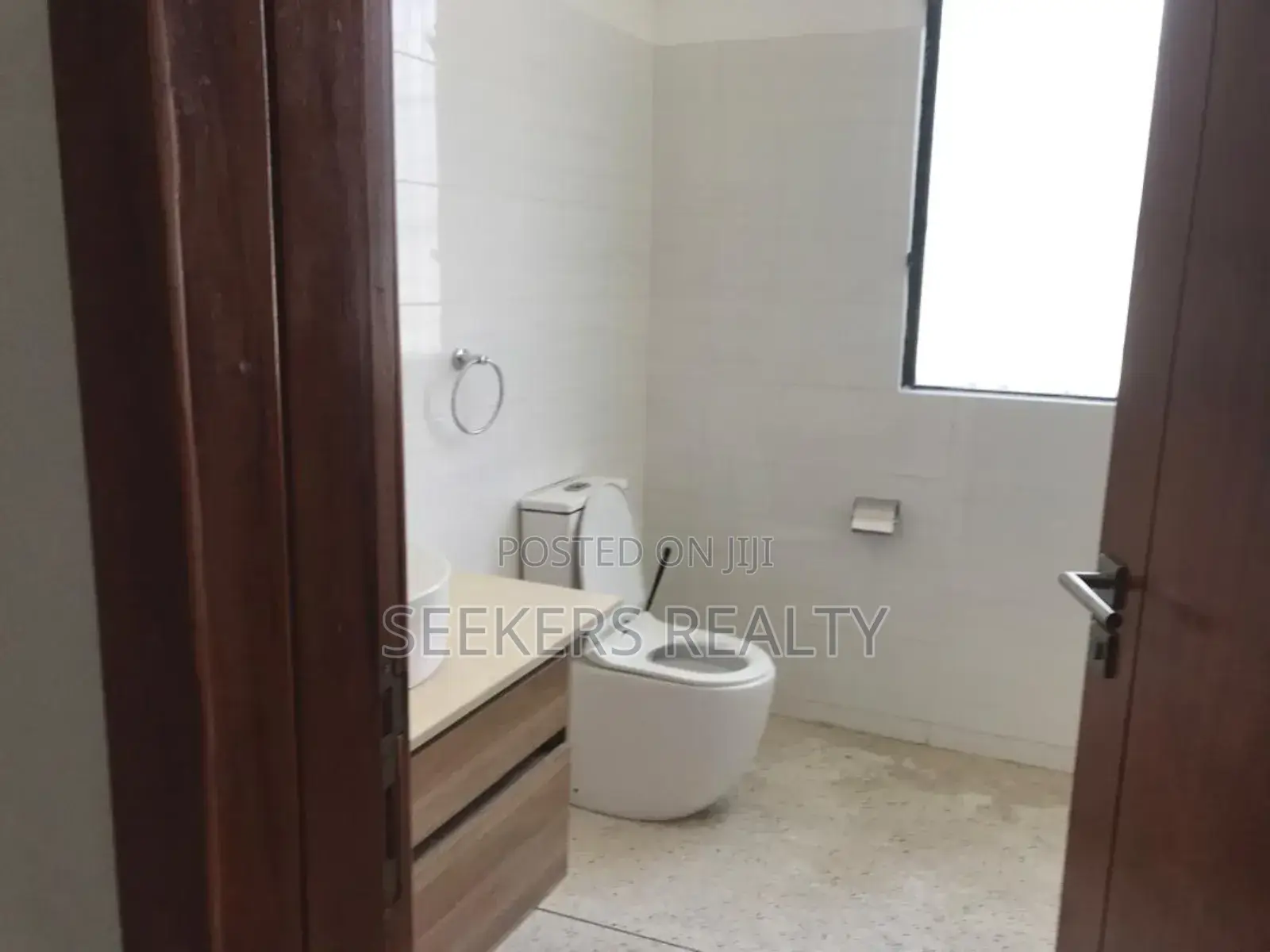 5bdrm House in Seekers Realty, Cantonments for rent