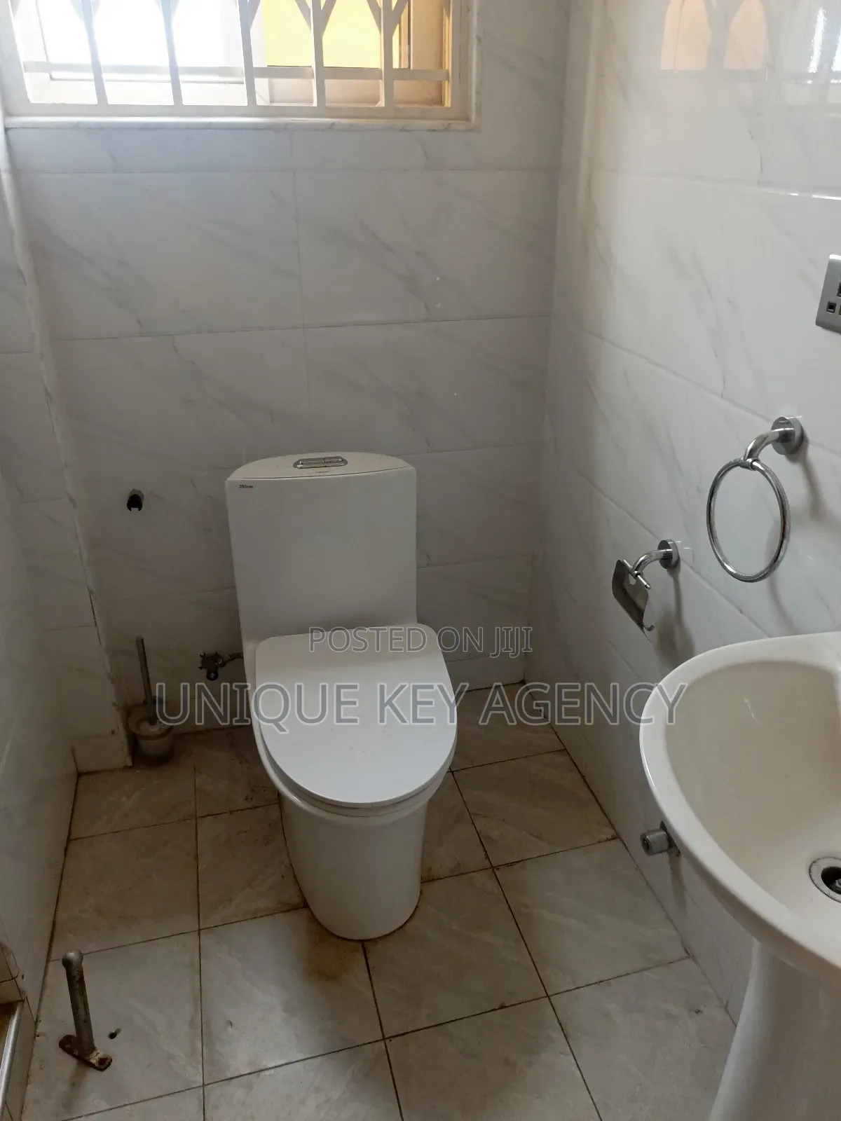 3bdrm Apartment in Unique Key Agency, North Legon for rent