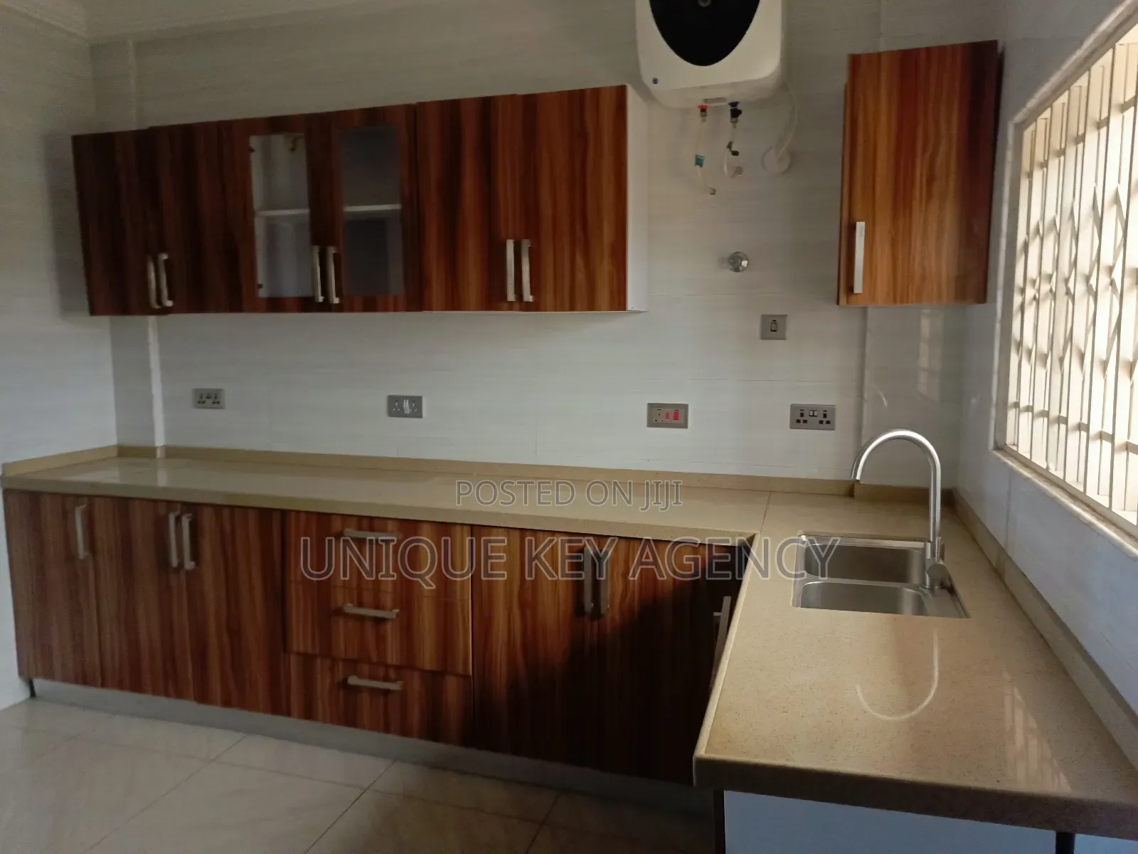 3bdrm Apartment in Unique Key Agency, North Legon for rent