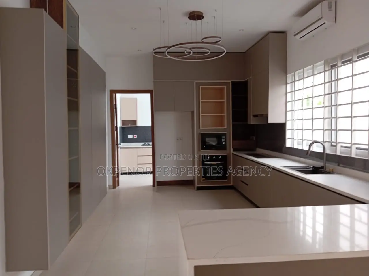 4bdrm House in Spintex, Accra Metropolitan for sale