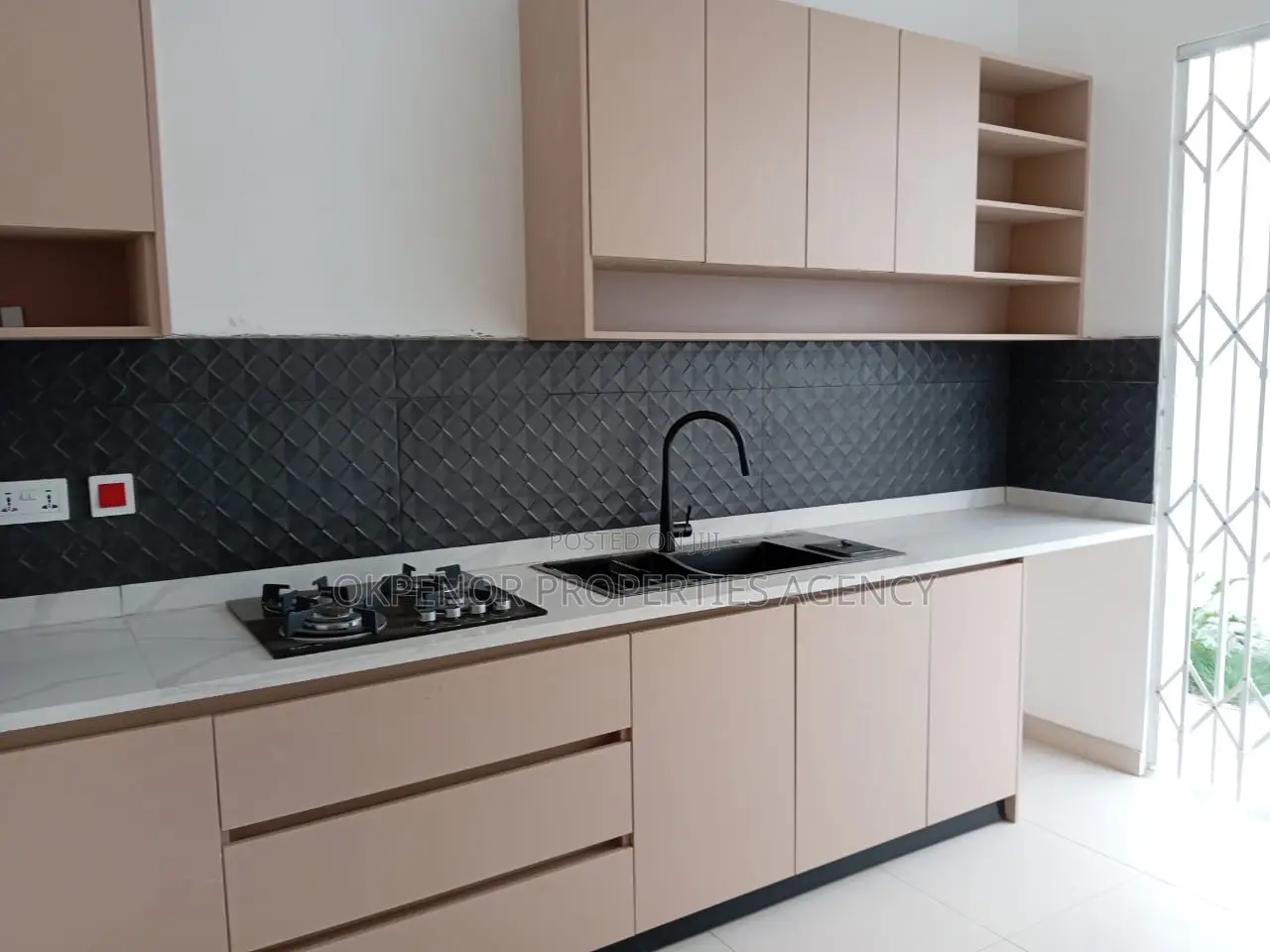 4bdrm House in Spintex, Accra Metropolitan for sale
