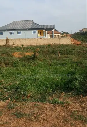 Land Forsale At Adietem-mpatado