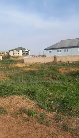 Land Forsale At Adietem-mpatado