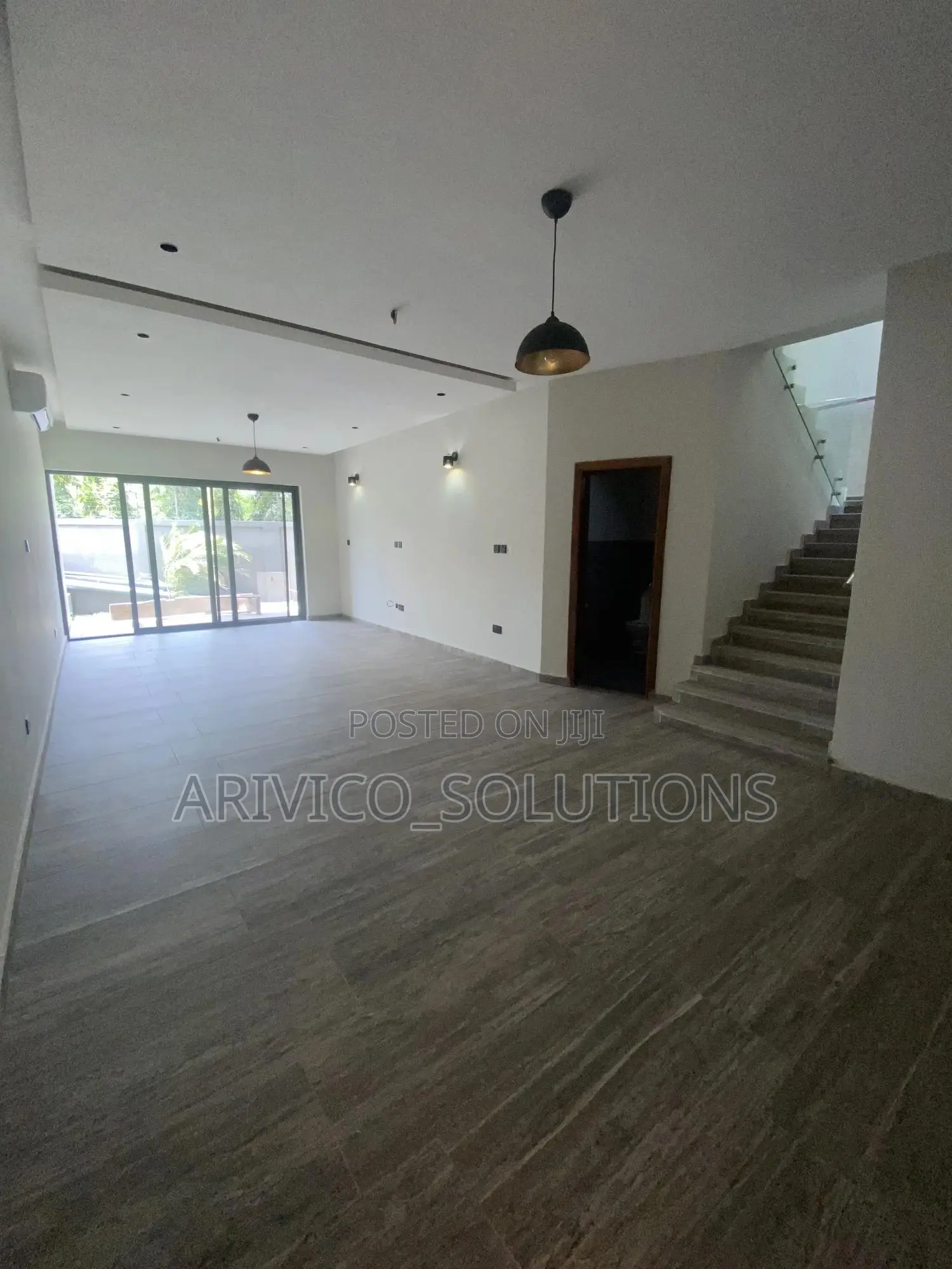 3bdrm Townhouse / Terrace in Community 6, Tema Metropolitan for rent