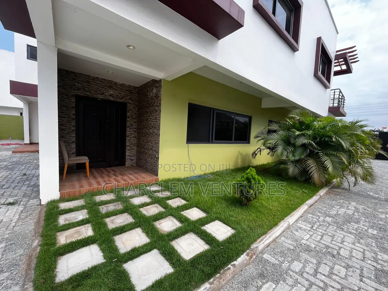 3bdrm Townhouse / Terrace in Charclem Ventures, East Legon for rent