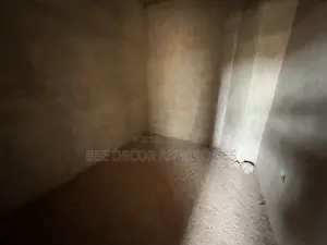 7bdrm House in Bee Decor & Homes, Oyarifa for sale