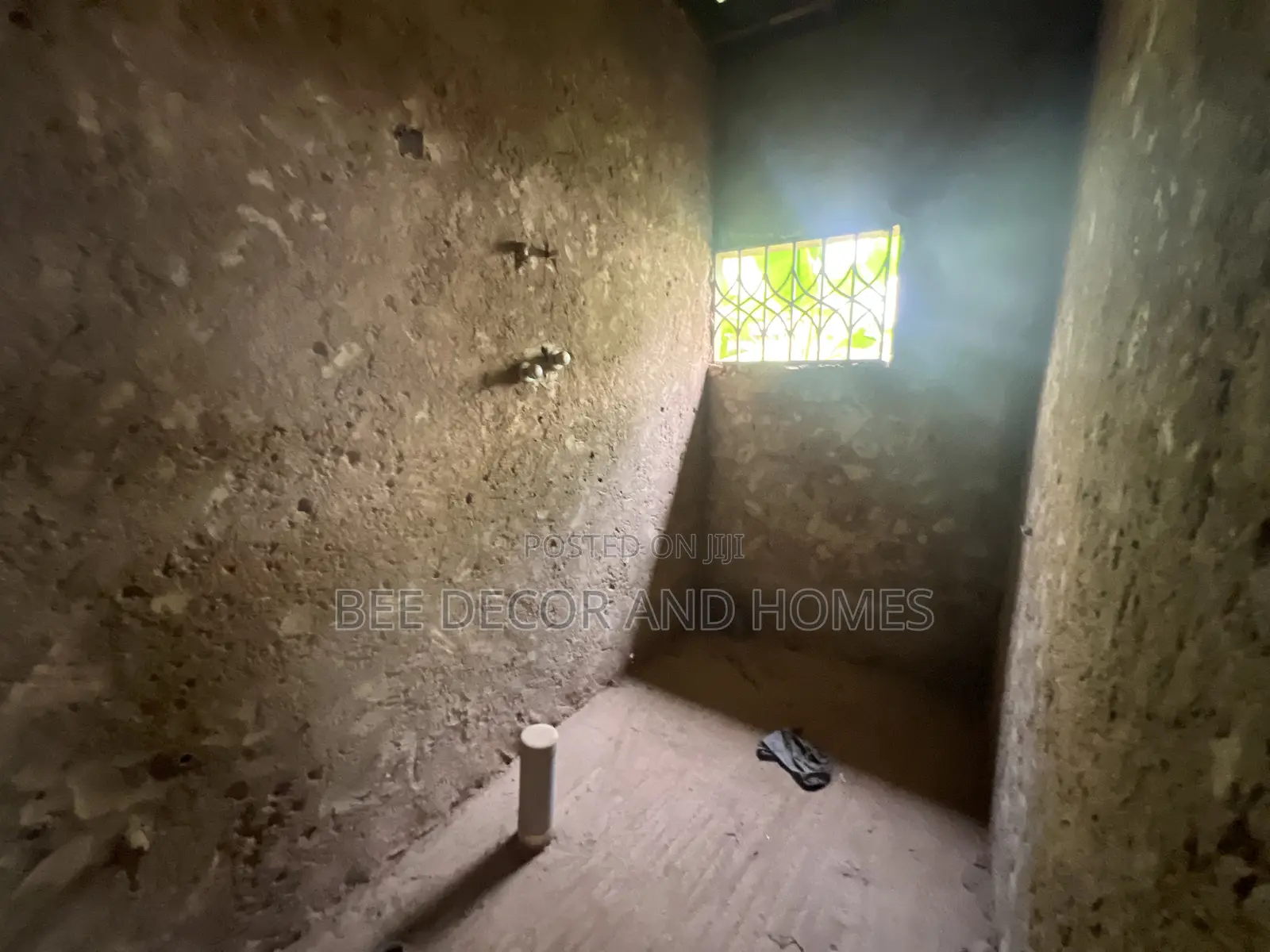 7bdrm House in Bee Decor & Homes, Oyarifa for sale