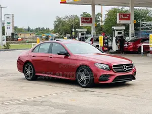 Mercedes-Benz E300 2019 Red