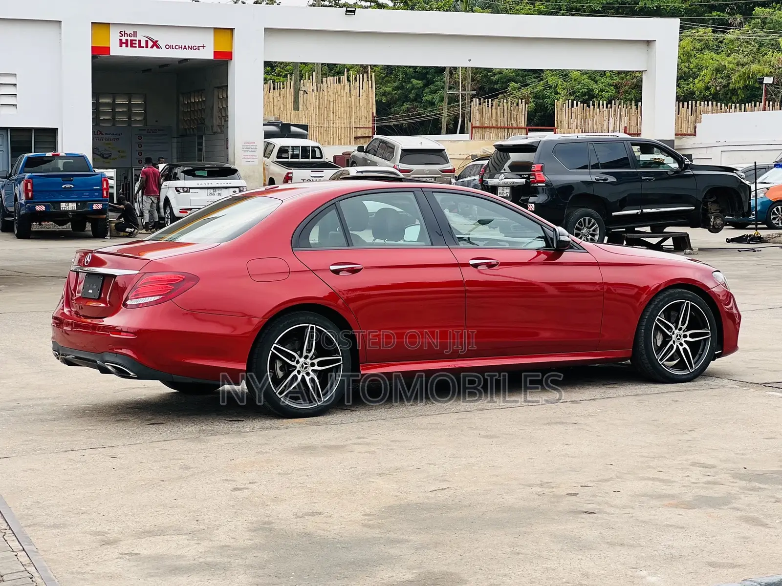 Mercedes-Benz E300 2019 Red