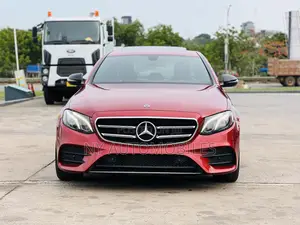 Mercedes-Benz E300 2019 Red